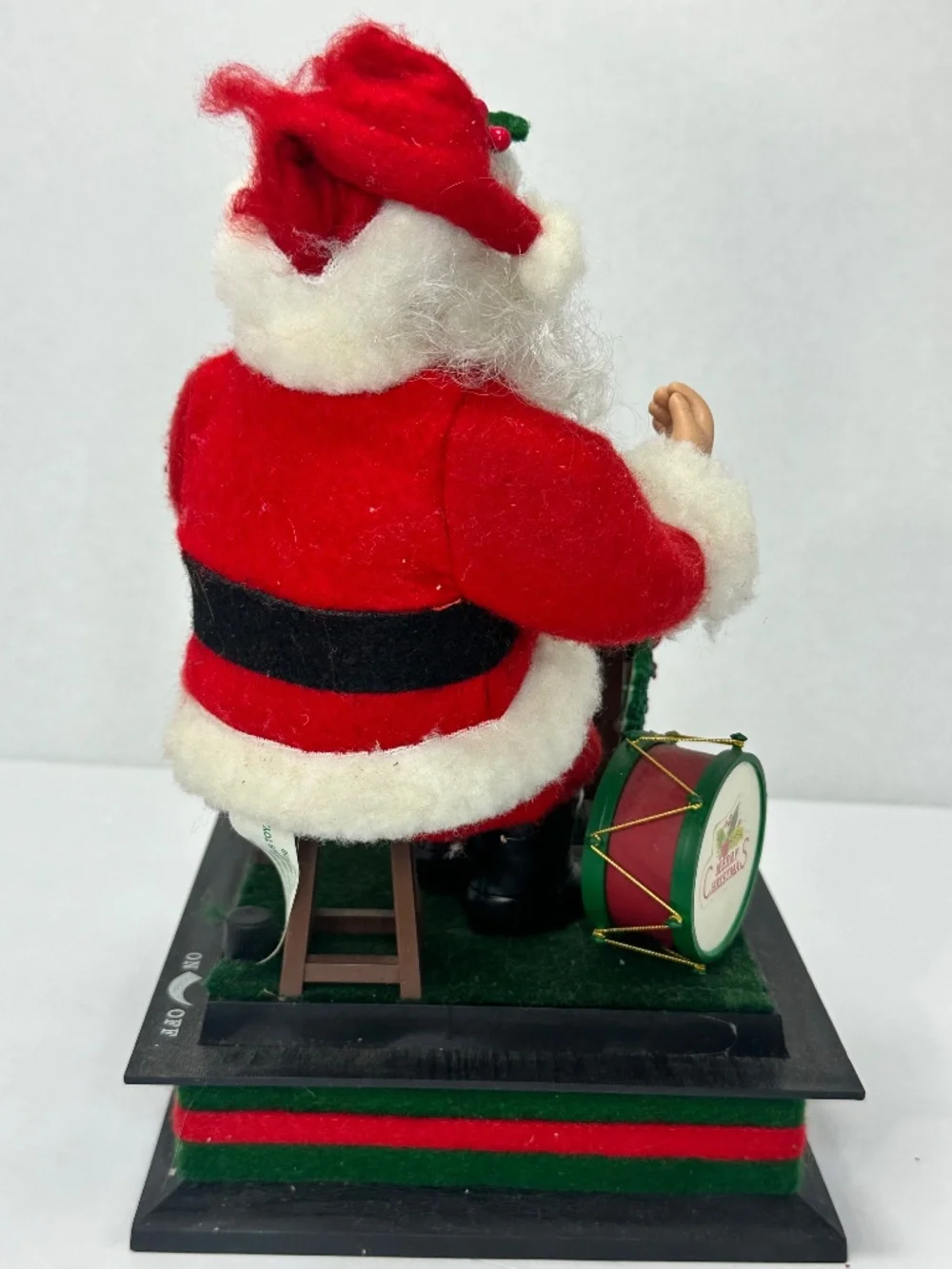Vintage 1993 Holiday Creations Musical Santa Scene Light Up Noel Desk Figurine